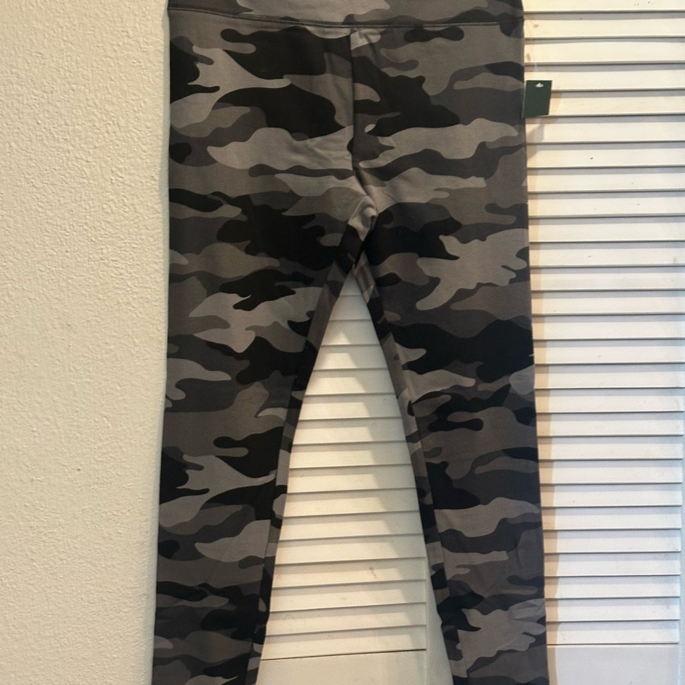 Wild Fable Gray and Black Camouflage Leggings